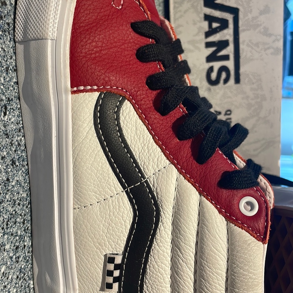 New VANS Skate Sk8-Hi Sport Leather in Chili pepper/ True White